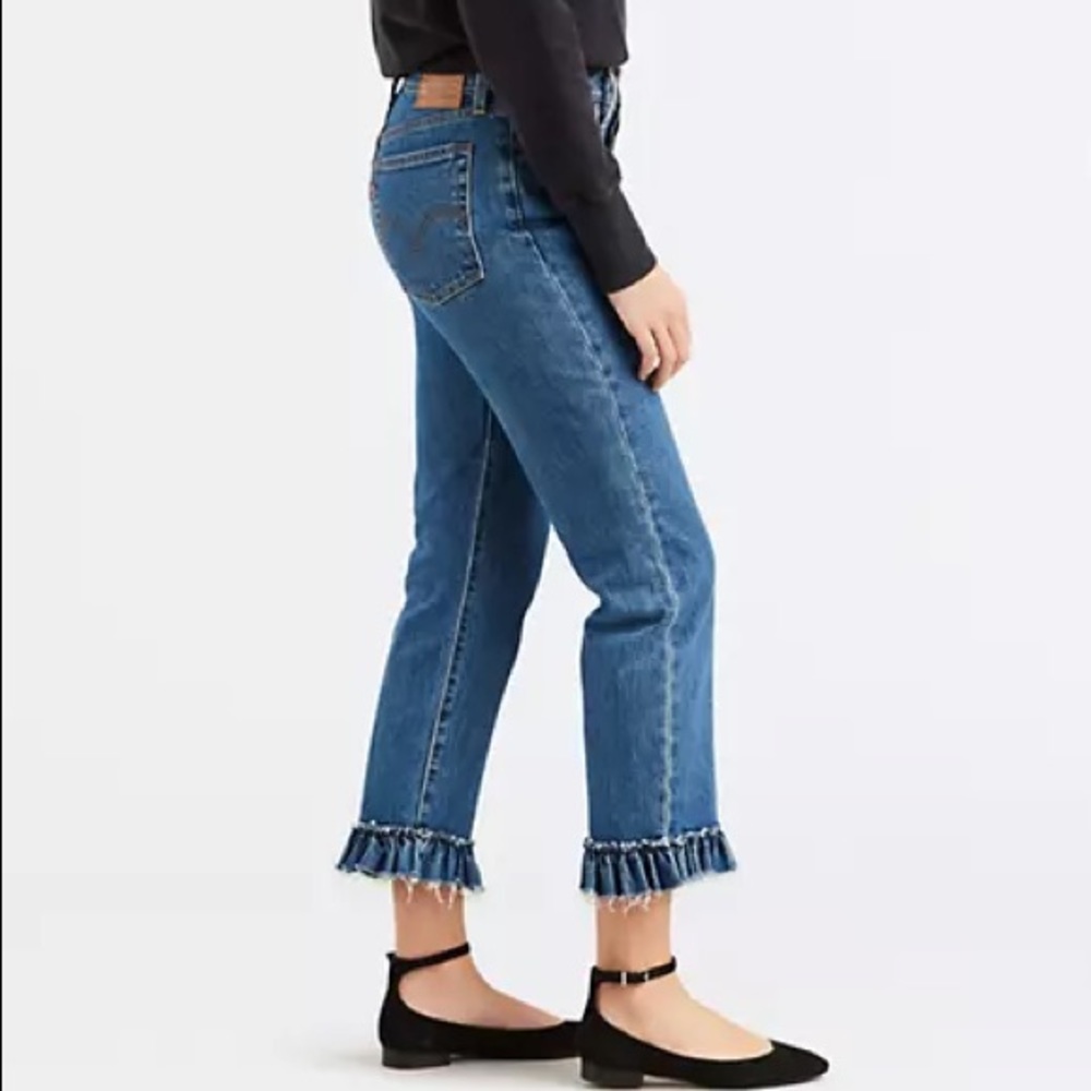 NWT Levi’s Wedgie Jeans Ruffle Hem Size 29